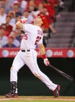 Mark Teixeira pops it up.jpg