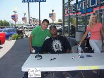 Kelvim Escobar poses for a pic with fan.jpg