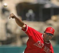 escobar-capt. .rangers_angels_baseball_cama110.jpg