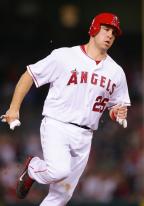 Mark Teixeira rounds the bases after hitting a homer.jpg